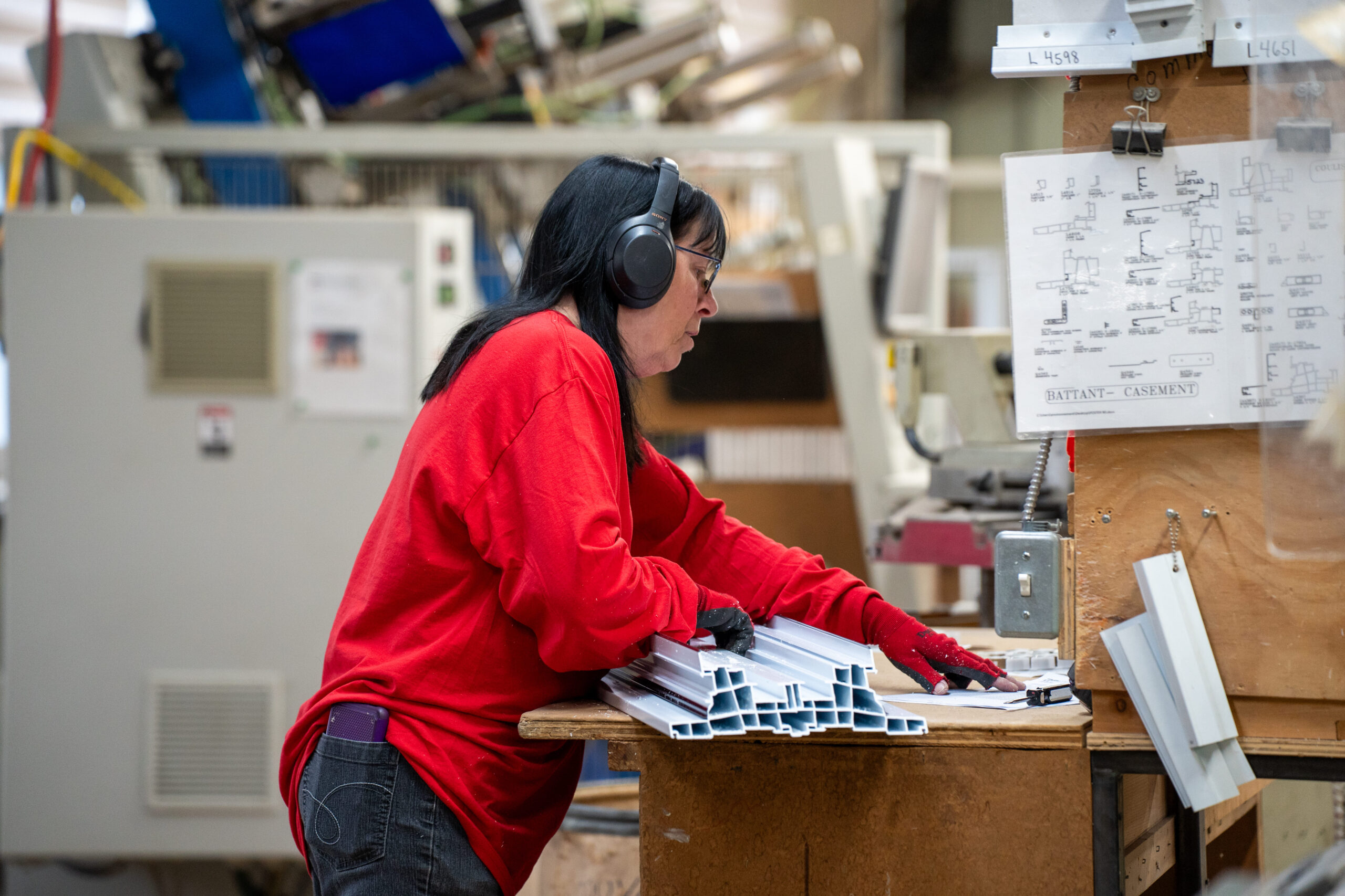 Fabrication de fenêtres dans l’atelier de Touchette Portes et Fenêtres